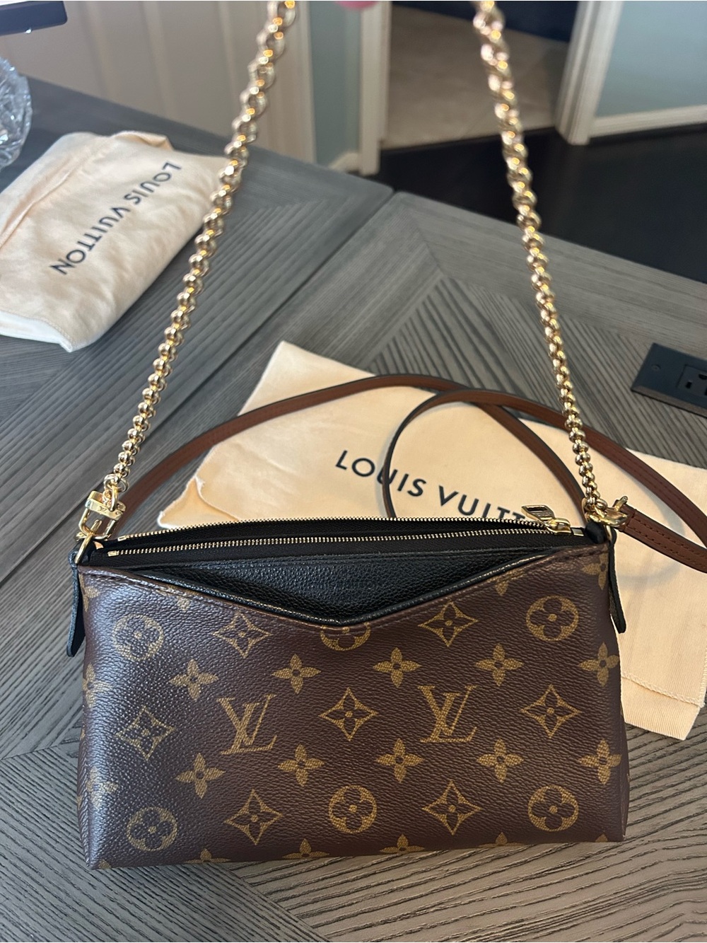 Louis Vuitton Monogram Pallas Clutch Black - Picture 1 of 10